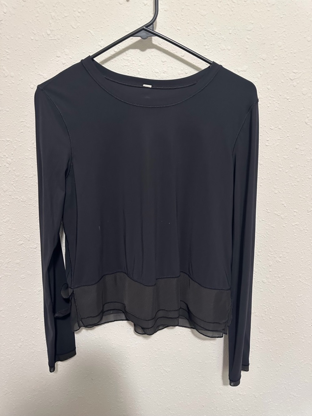 Women's lululemon Black Long-Sleeve Layered Hem Top